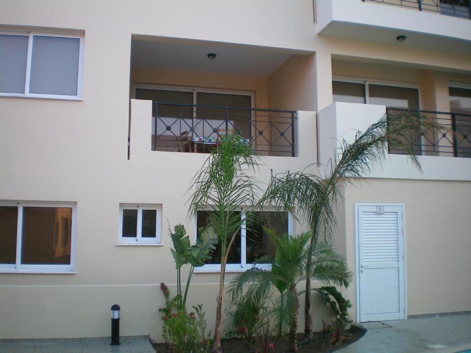 104 Excellent 2 Bed With Pool View, Ac & Gym!