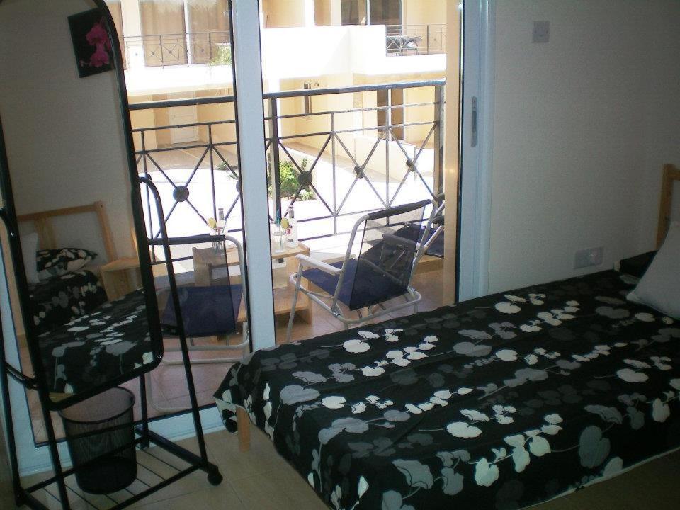 104 Excellent 2 Bed With Pool View, Ac & Gym! Apartment Perivolia